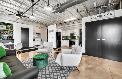Brazos Condo | Unforgettable Stay at Silos Studio - Rated 10/10 with Amenities
