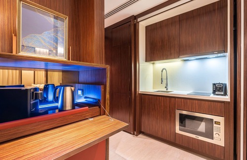 Khlong Tan Hotel | Elegant 5-Star SILQ Hotel with Spa and Pool Access
