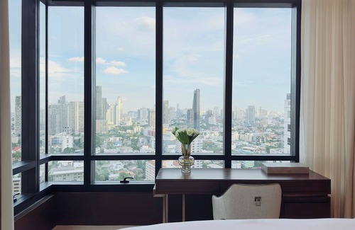 Khlong Tan Hotel | Elegant 5-Star SILQ Hotel with Spa and Pool Access