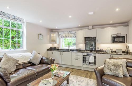 Louth House | Discover Silvadale Cottage: 5-Star Guest Rated Escape