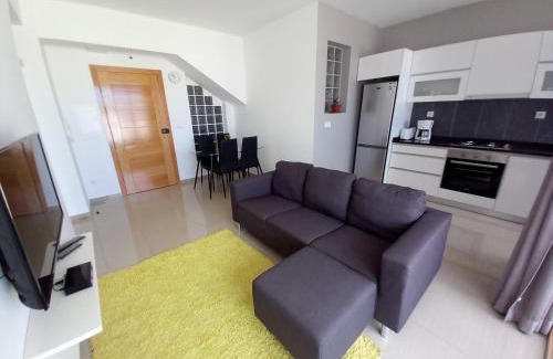 Sao Vicente Apartment | Welcoming SILVAs Apartment: Ideal for Families and More