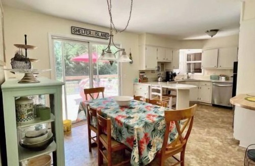 Silver Beach Cottage | Silver Beach: 3 Bedroom Cottage with Private Pool Access