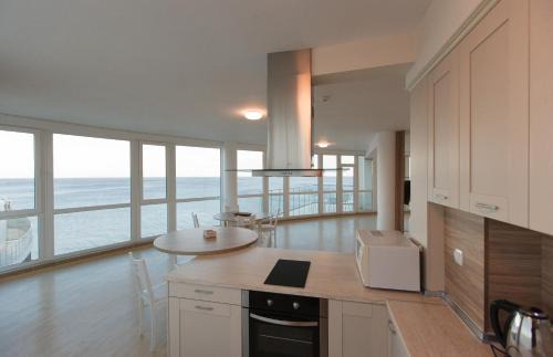 Byala Apartment | Discover Silver Beach Apart Complex: Oceanfront Family Retreat