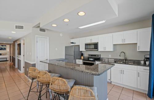 Orange Beach House | Pet-Friendly Silver Beach Unit 706 with Oceanfront Views