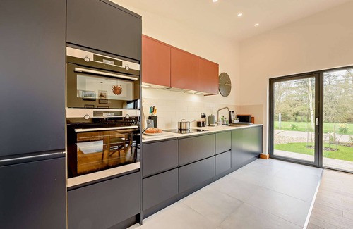 Beckley House | Cozy Silver Birch Two Bedroom House for Family Retreats