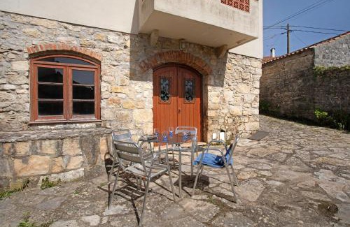 Coz Villa | Discover Silver Coast Villa: Family & Pet-Friendly Retreat