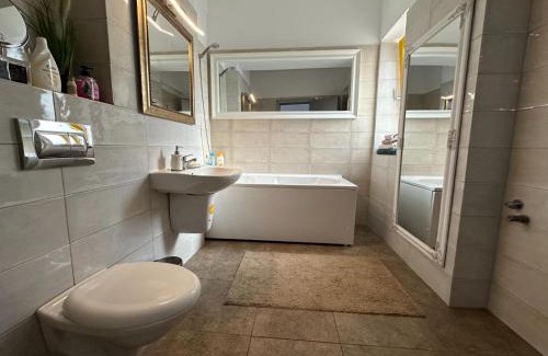 Bacau Apartment | Experience Family-Friendly Comfort at Silver De Lux Hotel