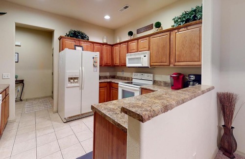 Branson West Hotel | Top-Rated Silver Dollar Hideaway with Pool & Family Amenities