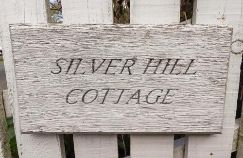 Lofthouse House | Enchanting Silver Hill Cottage: Rated 9.1/10 by Guests