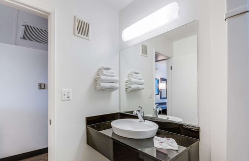 Winnemucca Hotel | Explore Motel 6 Winnemucca: Family-Friendly Amenities Await