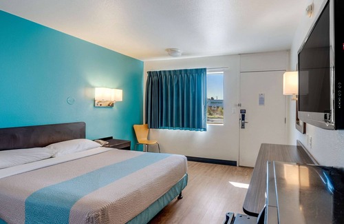 Winnemucca Hotel | Explore Motel 6 Winnemucca: Family-Friendly Amenities Await