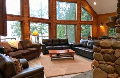 Maple Falls House | Experience Silver Lake #7: Pet-Friendly with Scenic Views