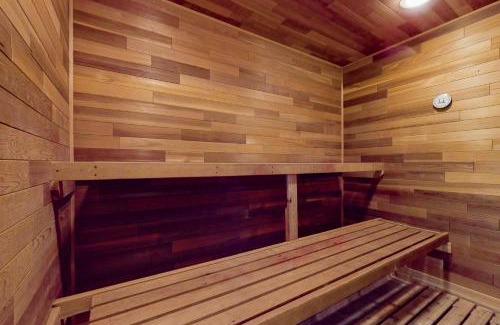 Oak Harbor House | Discover Silver Lake Splendor: Pet-Friendly Retreat Rated 9.7