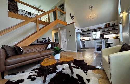 Castile Cottage | Silver Lake view Spa/Cottage in the Woods.