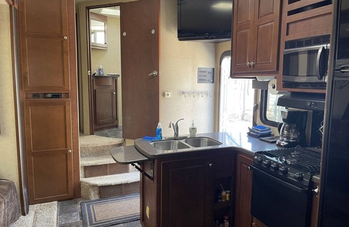 Mears House | Discover Silver Lake Voltage RV Lodging with Pool & Breakfast