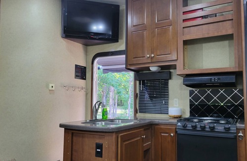 Mears House | Discover Silver Lake Voltage RV Lodging with Pool & Breakfast