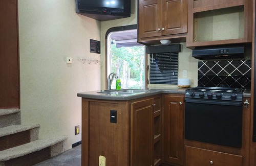 Mears House | Discover Silver Lake Voltage RV Lodging with Pool & Breakfast