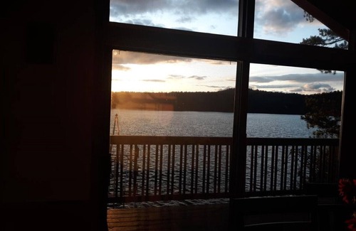 Silver Lake House | Silver Lake Waterfront Escape with Stunning Lake Views