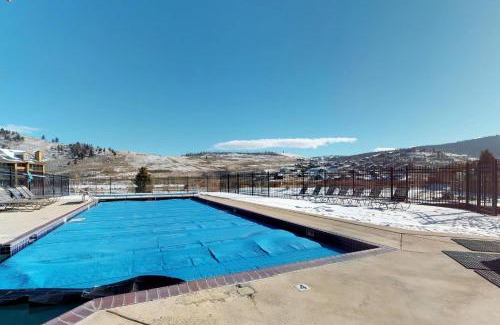 Granby Hotel | Discover Silver Lodge B: Family-Friendly Retreat with Pool