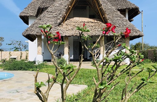 Watamu Villa | Relaxing Villa with Pool, Steps from the Beach