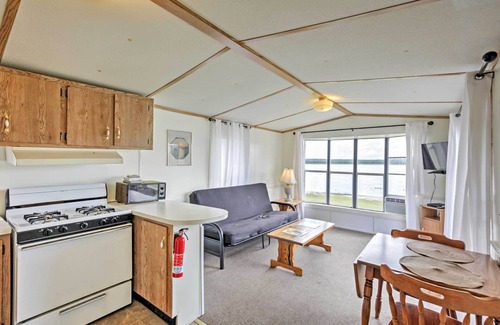 Silver Springs Cabin | Lakefront Silver Springs Cabin with Deck & Family Amenities