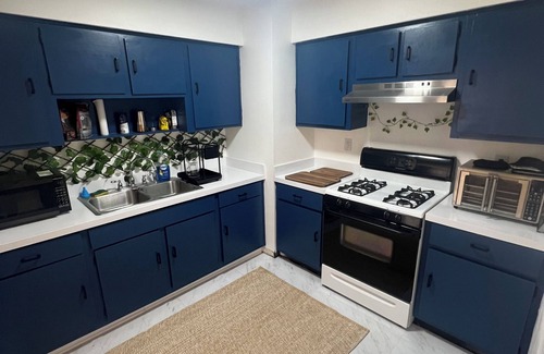 Silver Springs Cottage | Silver Springs Retreat: Pet-Friendly Stay Near the Springs