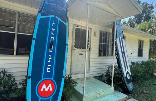 Silver Springs Cottage | Silver Springs Retreat: Pet-Friendly Stay Near the Springs