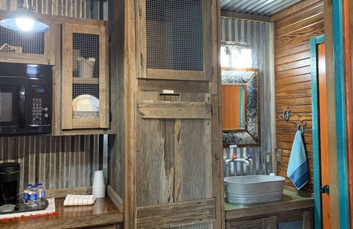 Cache Cabin | Explore Silver Spur Cabin in Wichita Mountains - Top Rated 10/10