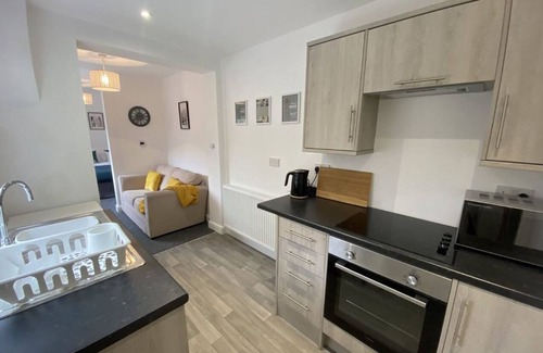 Swadlincote Apartment | Pet-Friendly Getaway at Silver Stag Properties Suite