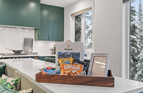 Silver Star Mountain House | Discover Silver Star Paradise: Pet-Friendly Family Retreat