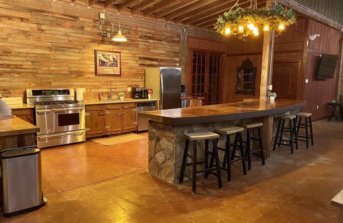Chandler House | Unforgettable Silver Star Ranch with Private Lake Escape