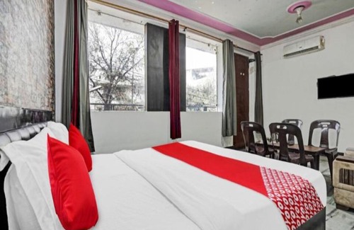 Malviya Nagar House | Family-Friendly Getaway at Silver Villa Near Attractions