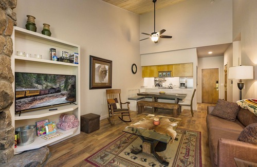 Purgatory Condo | Budget-Friendly Cascade Retreat with Heated Pool & Deck