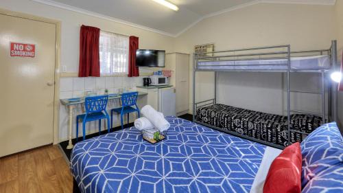 Hamilton Creek Hotel | Pet Friendly Silver Wattle Cabins - Ideal for Families