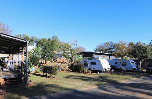 Hamilton Creek House | Pet-Friendly Silver Wattle Caravan Park – Rated 9.6/10