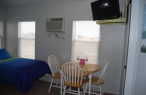 Silverton Ski Chalet | Pet-Friendly Retreat at Silver Wind RV Park and Cabins