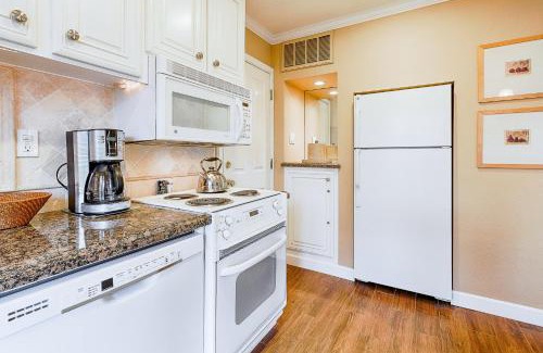 Napa Apartment | Discover Silverado Resort and Spa: Relax with Pool & Spa