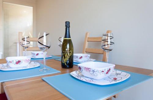 Mount Martha Apartment | Oceanfront Silversands Beach Cottage with Gorgeous Views