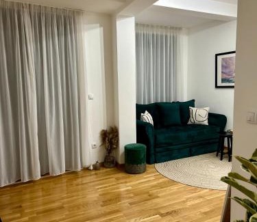 Sabac Apartment | Top-Rated SilverSea Apartman: Family-Friendly Retreat