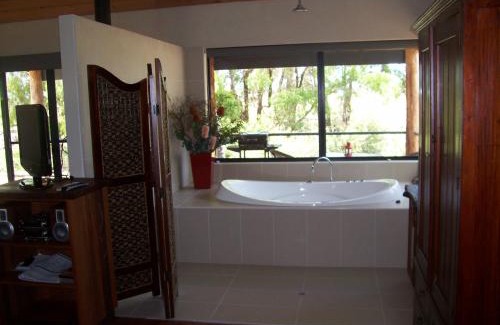 Metricup Cabin | Explore Silversprings Cottages with Hot Tub & Pet-Friendly Stay