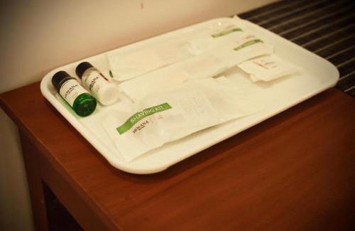 Alwaye Hotel | Family-Friendly Stay at Silverstone Inn - 8/10 Guest Rated