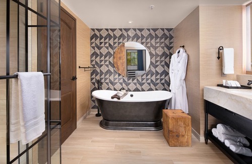 Enterprise Resort | Newly Renovated Silverton Casino Lodge with Pool & Spa