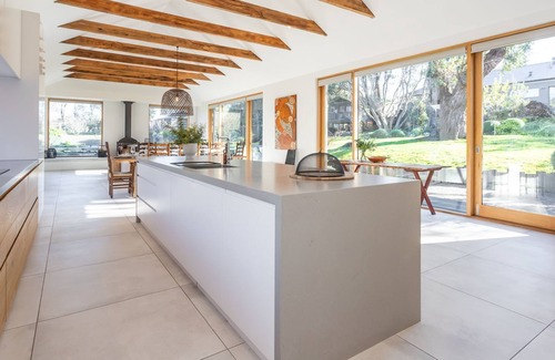 Flinders House | Silvertop House - In the heart of Flinders