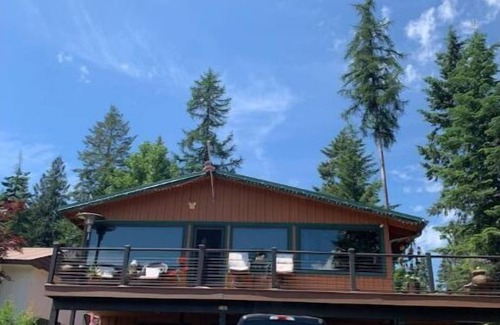 Coeur d'Alene Apartment | Pet-Friendly Silverwood Bayview at Lake Pend Oreille