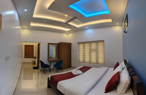 Thariyode Resort | Discover Silvery Moon Grand Villa with Pool & Dining Options