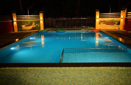 Thariyode Resort | Discover Silvery Moon Grand Villa with Pool & Dining Options
