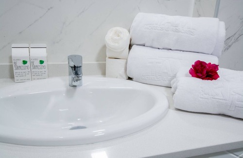 Playa del Ingles Hotel | Elegant Silvi Villas by TAM Resorts - Top-Rated Family Getaway
