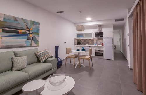 Playa del Ingles Hotel | Elegant Silvi Villas by TAM Resorts - Top-Rated Family Getaway