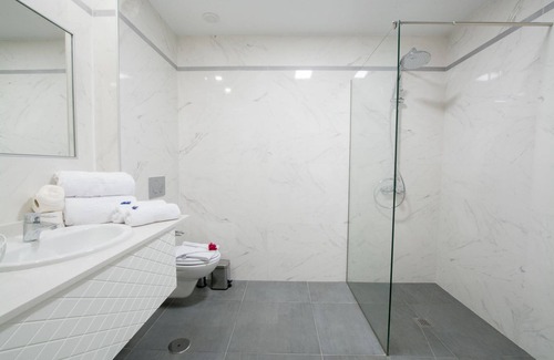 Playa del Ingles Hotel | Elegant Silvi Villas by TAM Resorts - Top-Rated Family Getaway