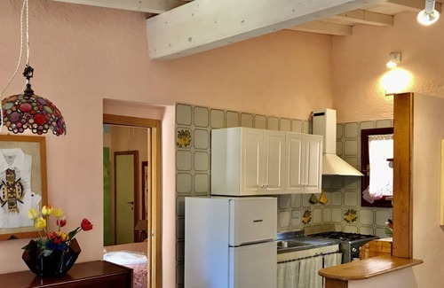Madonna delle Grazie Villa | Silvia B: Family-Friendly Stay with Kitchen & Breakfast